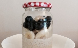 Overnight soaked oats with fresh fruit